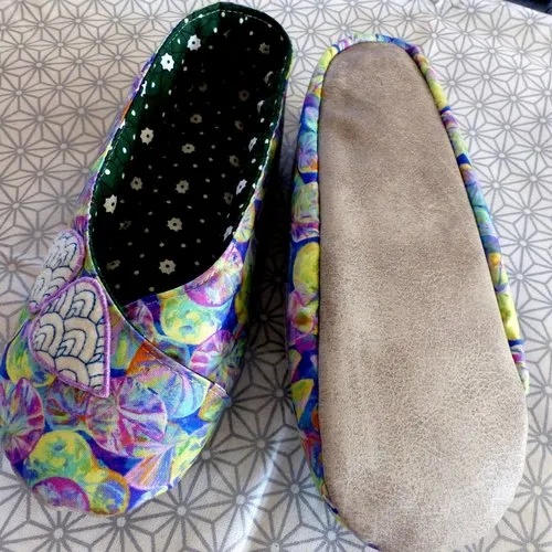 Chaussons kimono femme " feuilles nénuphars" tons mauve/vert