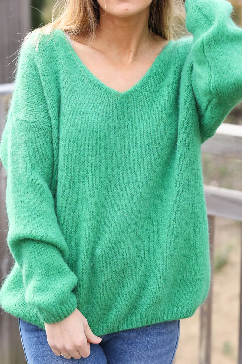 Pull basique vert en maille col v