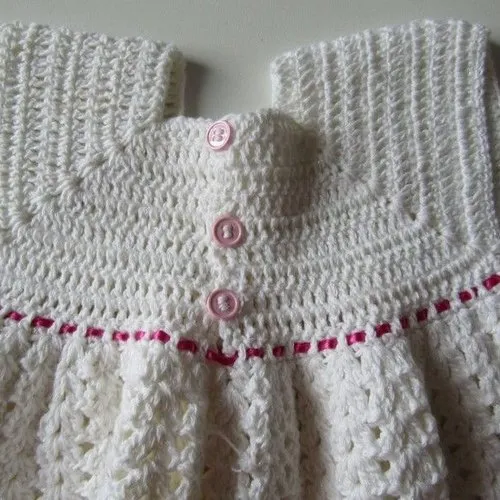 Robe au crochet pour bébé 1/2 ans