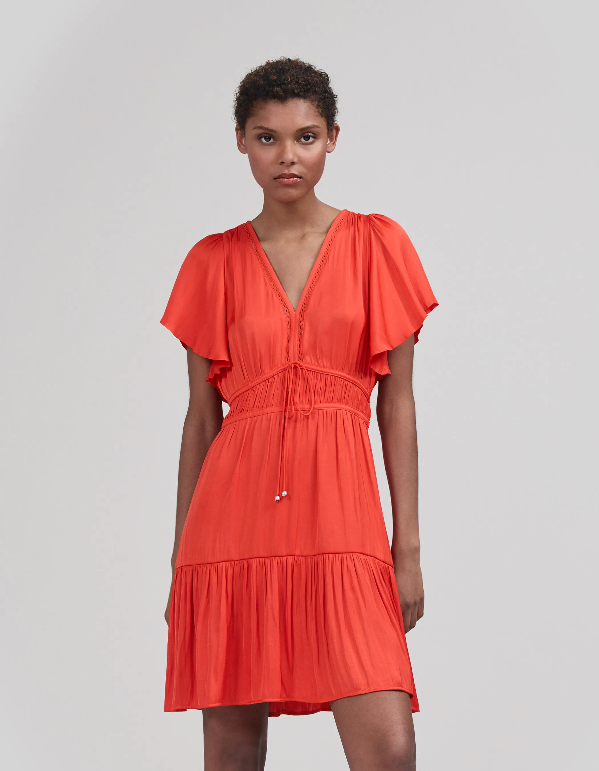 Robe orange froissée manches papillon Femme