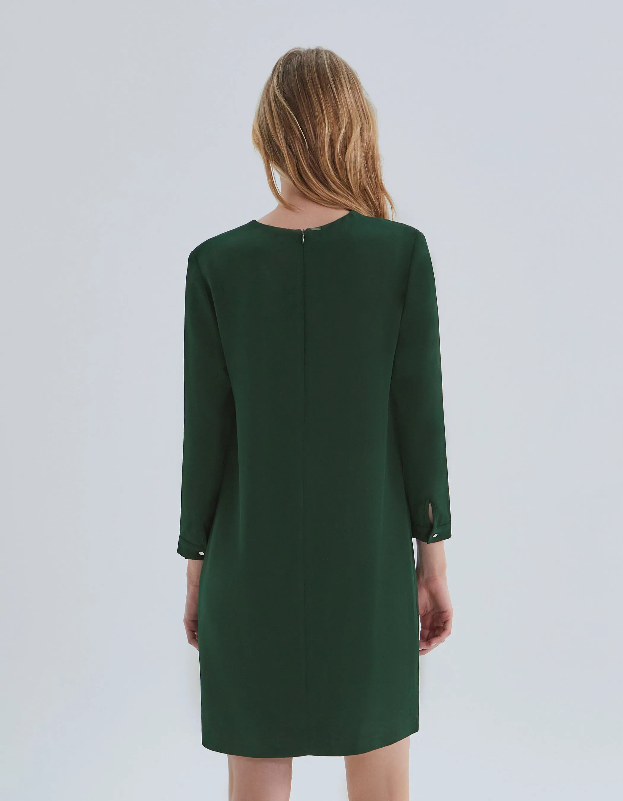 Robe verte avec gourmette métal devant Femme