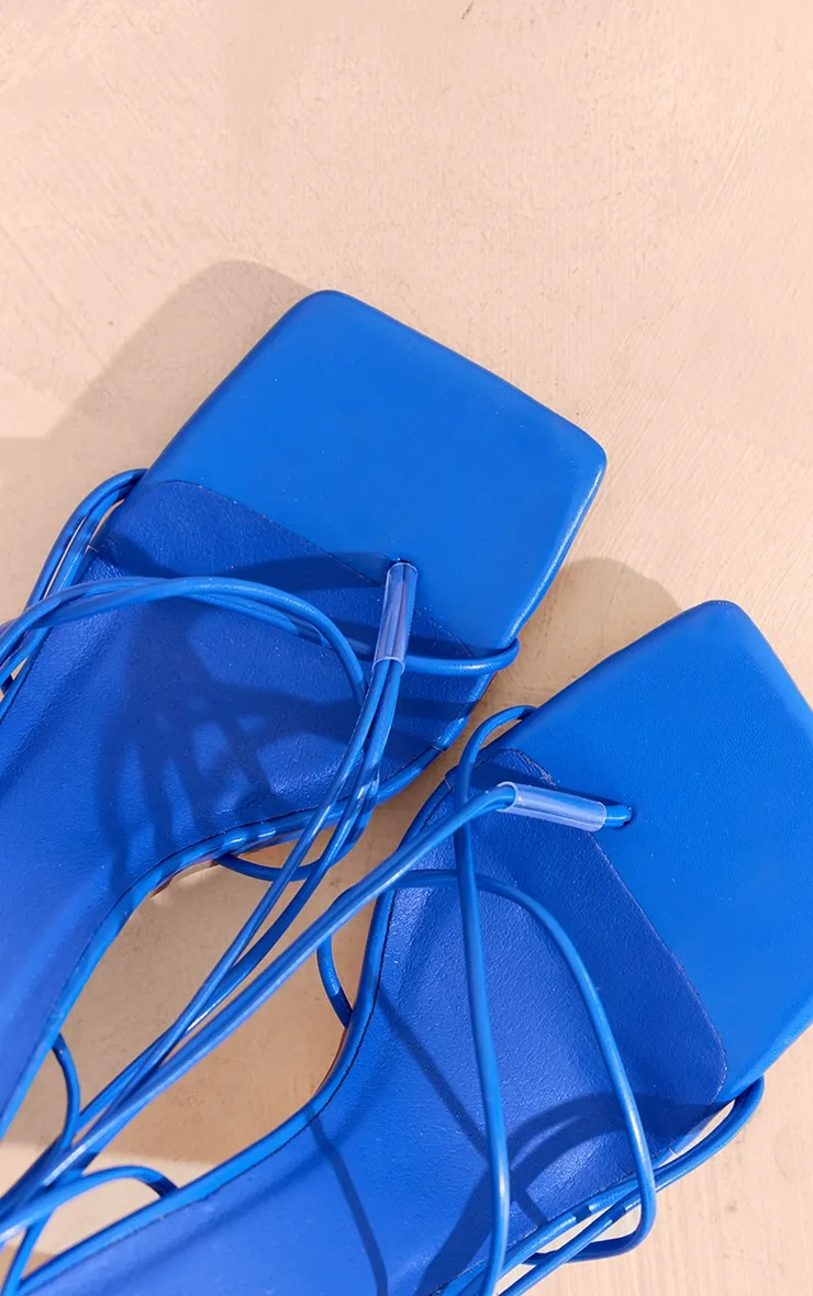 Sandales en PU bleu carrées style tong à brides lacées et talon